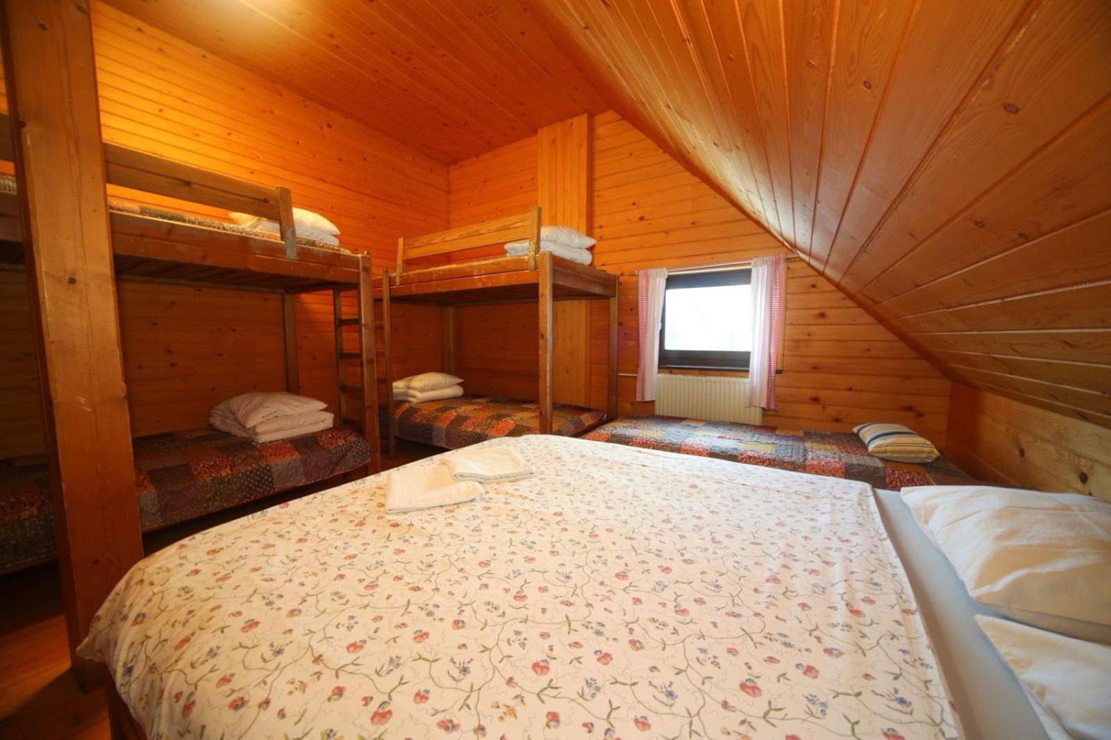 Planinska Koca Na Gozdu Hotel Kranjska Gora Exterior photo