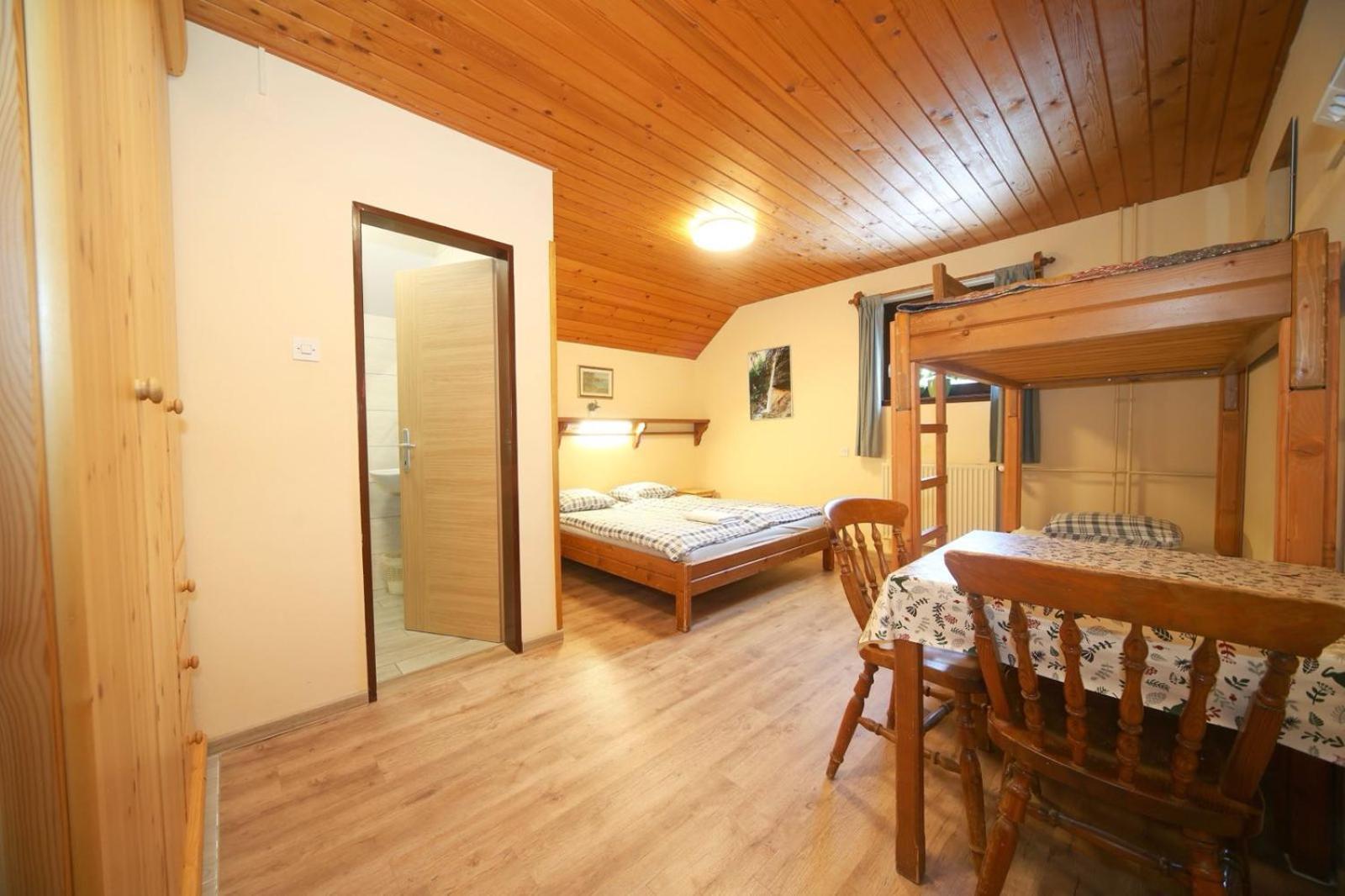 Planinska Koca Na Gozdu Hotel Kranjska Gora Exterior photo