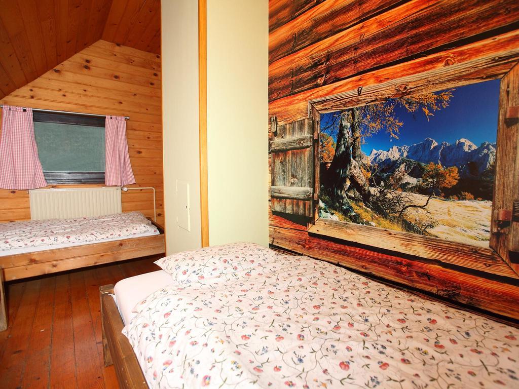 Planinska Koca Na Gozdu Hotel Kranjska Gora Exterior photo