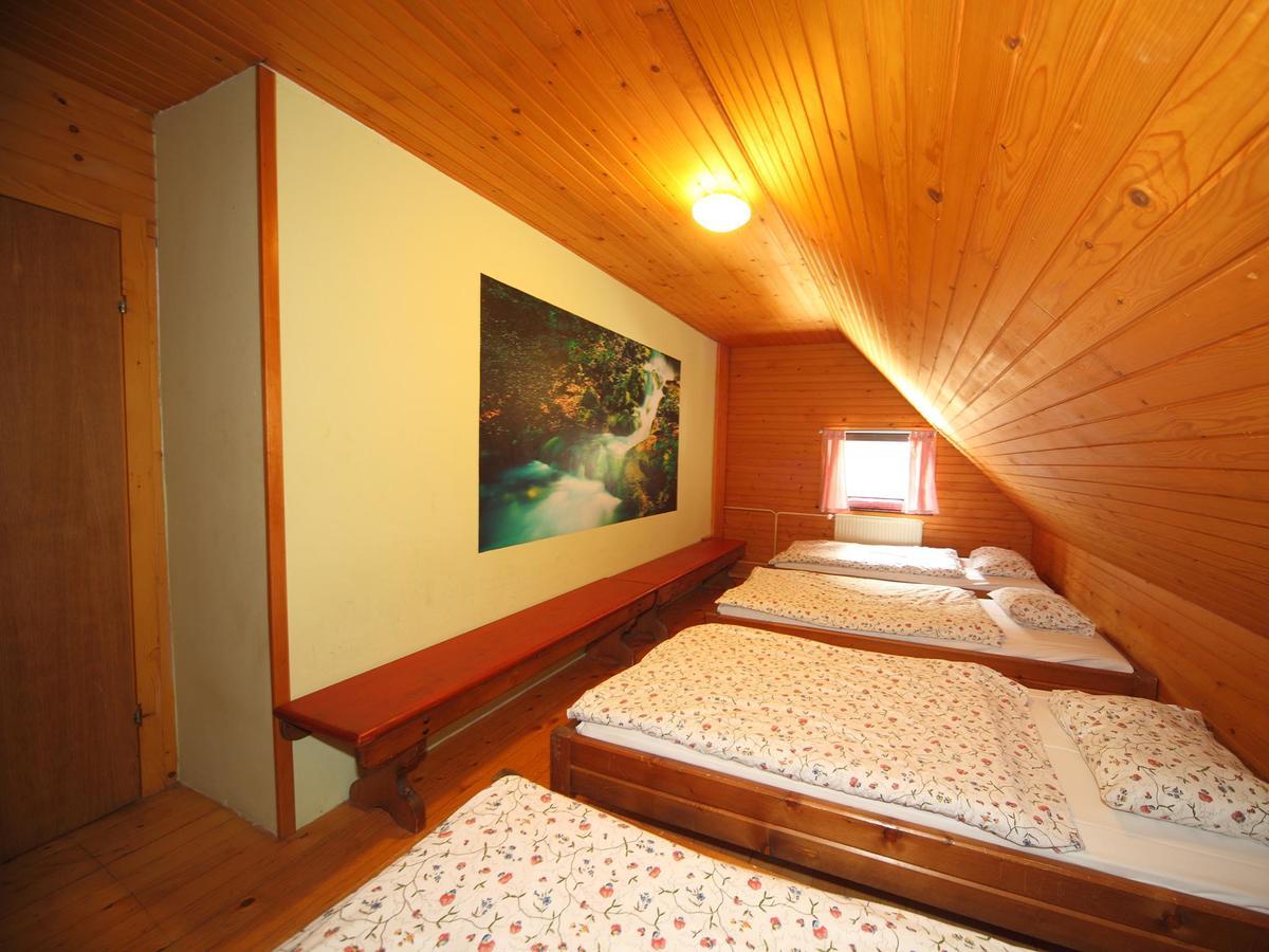Planinska Koca Na Gozdu Hotel Kranjska Gora Exterior photo
